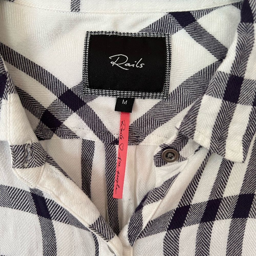 ❌SOLD❌ Rails Plaid Button-Up - Picture 3 of 4